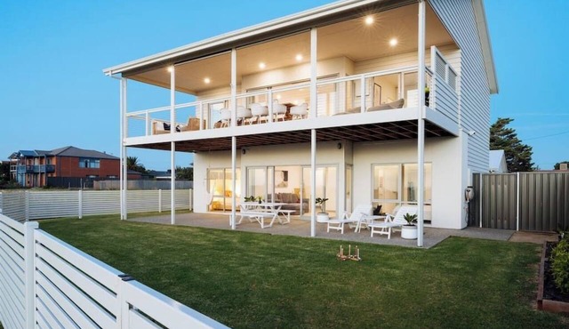 ōSHEN- Sleeps12, Gym, Kayak, MountnBike, BeachFrnt in Aldinga Beach