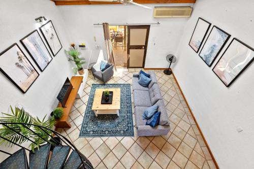 16 Cottesloe - steps from beach - sleeps 3 in Perth