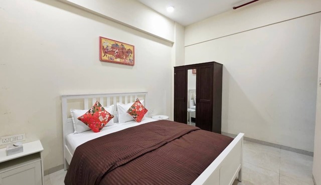 1Br Aprt Near Phoenix Mall Lower Parel - 704 By Florastays in Mumbai