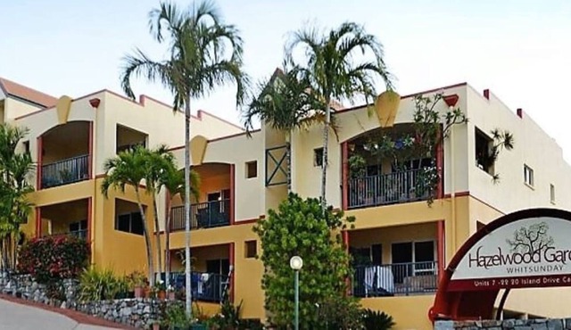2 Bedroom unit colse to town Parking in Cannonvale