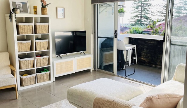 2 minute walk from the Waters Edge in Cottesloe