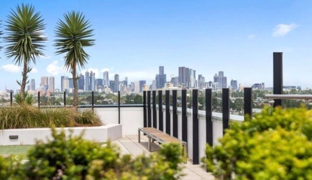 2BR Inner Brunswick with City Views in Brunswick East