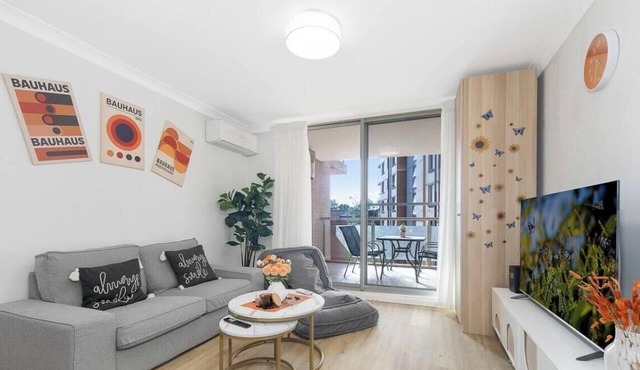 3 Bedrooms+1 study at the heart of Auburn in Auburn