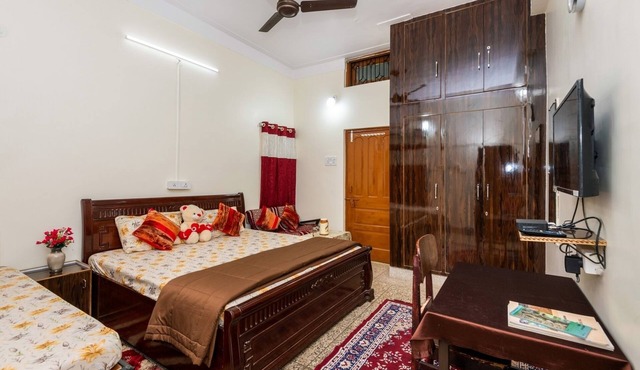 3BHK Air condition-Parking-Kitchen-Pet Friendly at Jaiswal Homestay