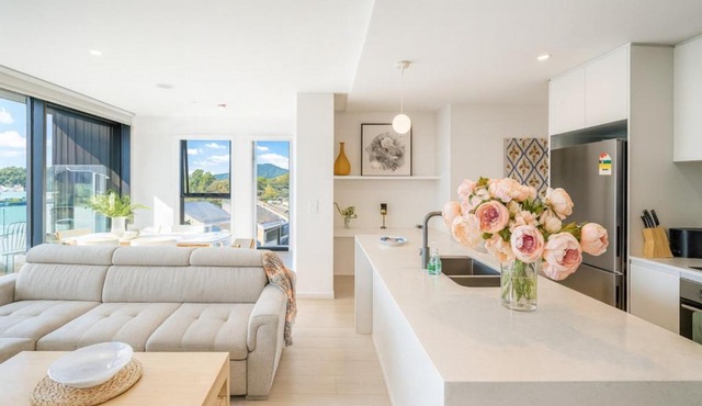 3BRs Apt with Mountain Views | Heart of Canberra in Canberra