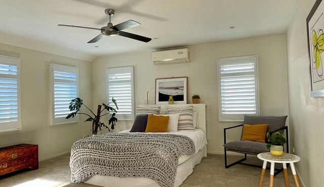 4 bed 2 bath. Sleeps 8. Elwood village and beach. in Elwood