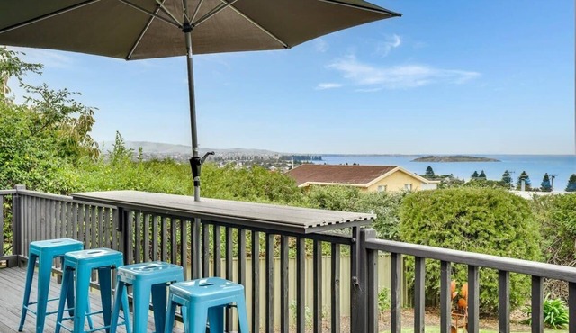 48 Rumbelow St - Sea Views, Near Beach in Encounter Bay