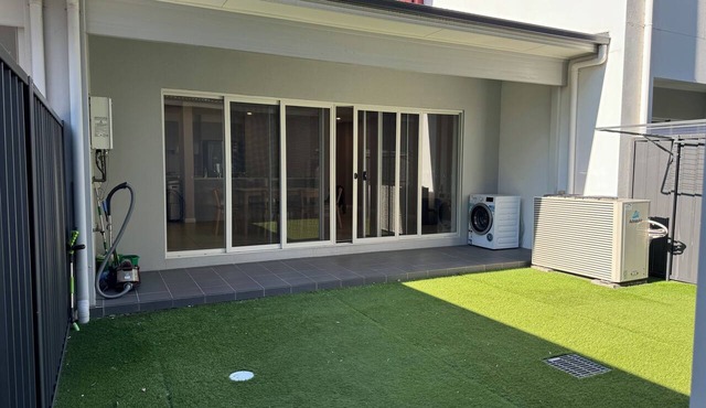 4BR 3Baths Walk to Train, Westfield & Sydney International Regatta Centre in Penrith