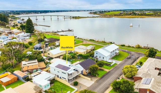 6 Kingdon Place, Goolwa in Goolwa