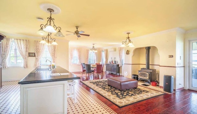 6B Luxury Rustic Farm Manor In Lang Lang in Lang Lang