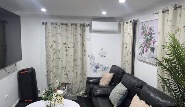 A private self contained studio. in Oakhurst