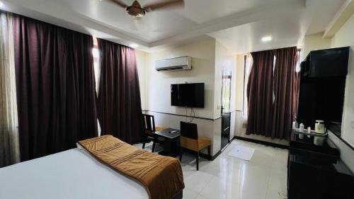 Aadhar Hotel in Gurgaon