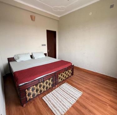 Aahista Stays- Mountain view homestay