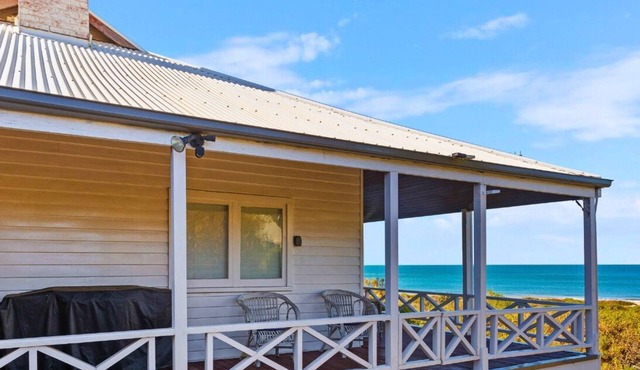 Absolute Beachfront 3BR 2BA Home w/Beach Track in McCracken