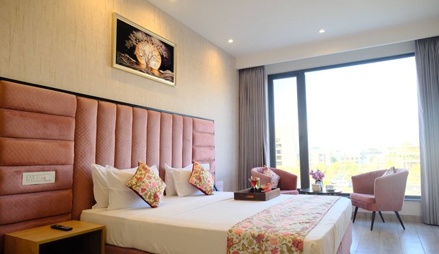 ACR Luxury Hotel