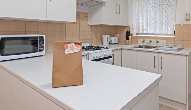 Affordable 2-Bedroom Stay - Steps from Parabanks Shopping in Salisbury