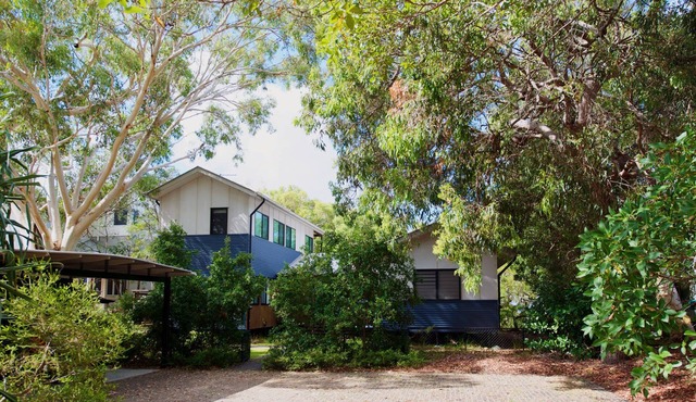 Architect designed 4 bedroom house, overlooking forest and ocean views. in Point Lookout