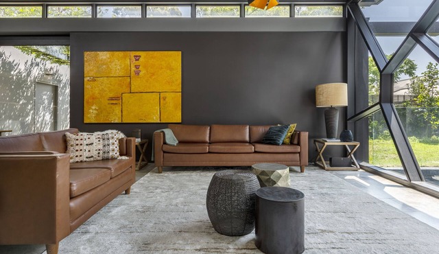 Architectural Luxury Home - Premier location in Hawthorn in Hawthorn