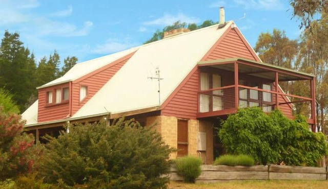 Arda Cluggen - Near Daylesford in guildford