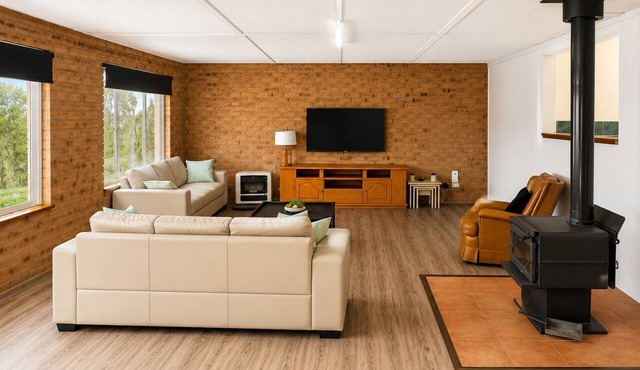 Ash & Rose Retreat | Withers, Bunbury in Withers