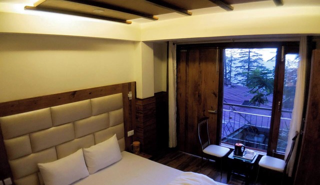 Backwoods B&B Mall Road Shimla in Shimla