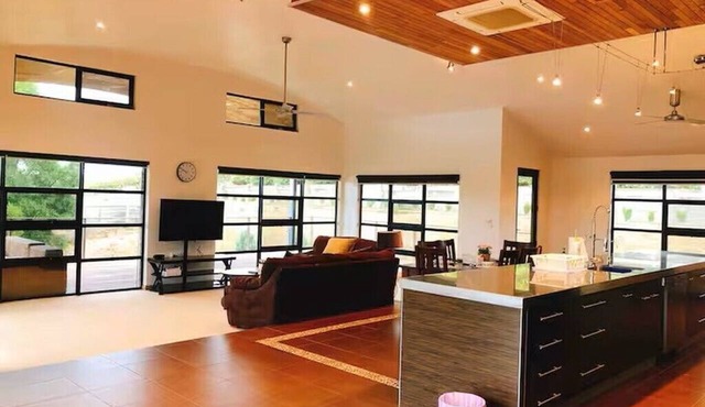 Badgers Book Winery Mansion - Yarra Valley in Coldstream