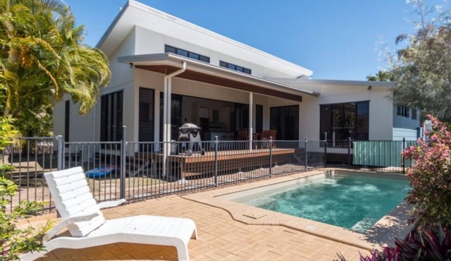 Barefoot Beach House in HORSESHOE BAY