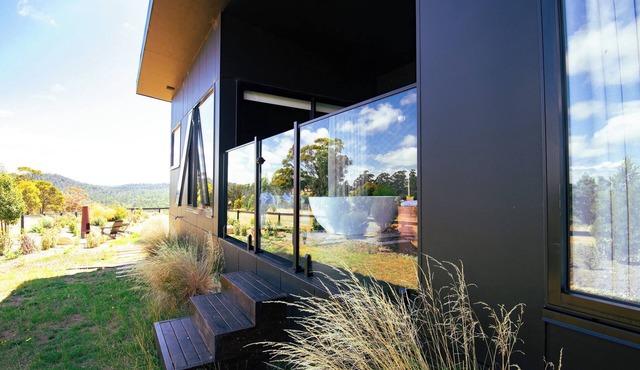 Barefoot Luxury, Romantic escapes, Outdoor bath with Ocean views, Farm stay in Carlton River