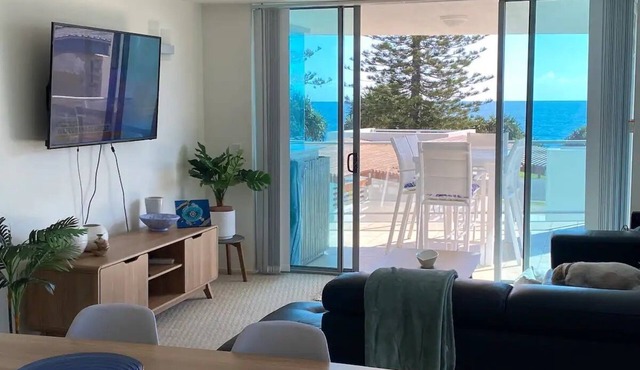 Bargara Dreaming, Luxury Oceanfront Apartment in Bargara
