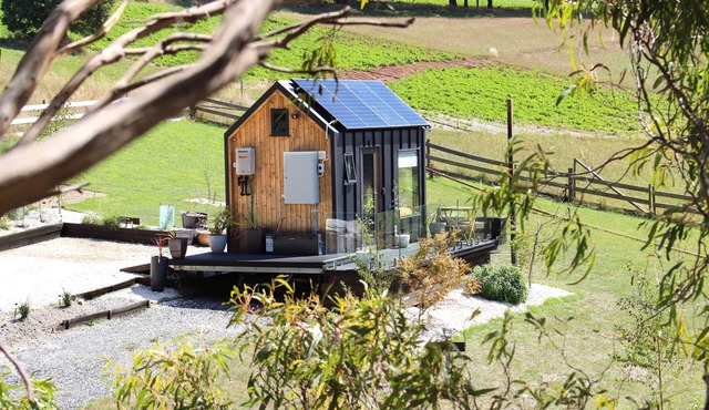 Barnhaus - 100% Eco Tiny House accommodation in Forthside