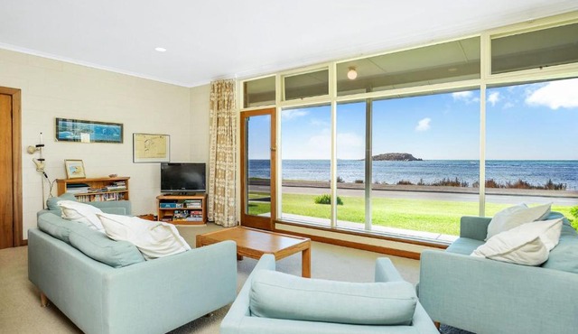 Battye Cottage Beautiful Sea Views All Year Round in Encounter Bay