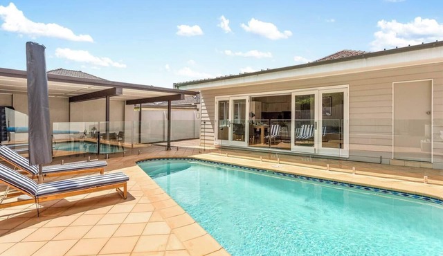 Bay Run Bungalow A Modern Heritage Pool Haven in Five Dock