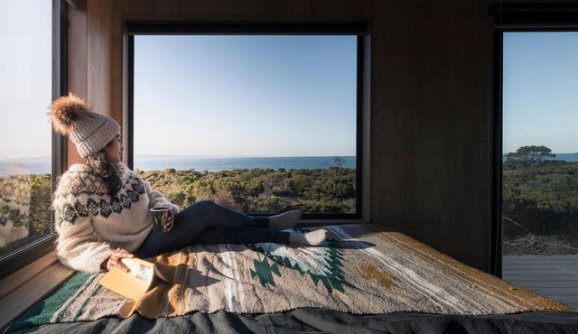 Beach Front Off-Grid Cabin on Kangaroo Island - Rae in Antechamber Bay
