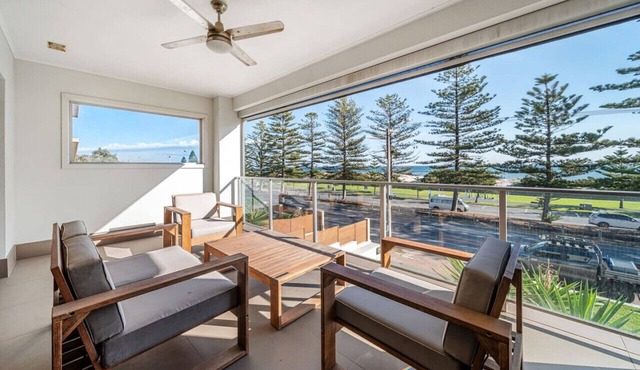 Beach Haven at Semaphore - Sweeping Ocean Views in Semaphore South