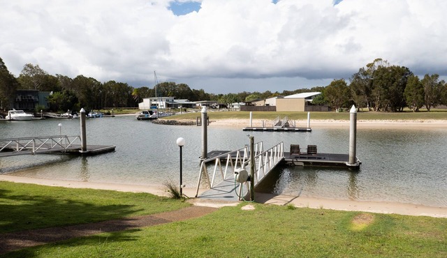 Beached At Straddie - Island retreat on Sth Stradbroke Island -boat access only in South Stradbroke Island