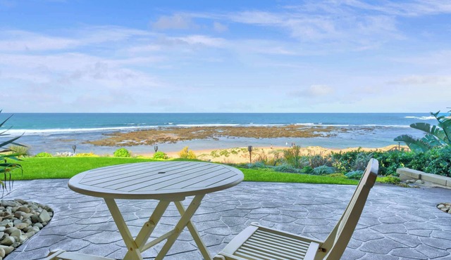 Beachfront Blue Bay | Ocean Views & Spa Bath in Blue Bay