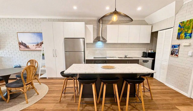 Beachside Bliss at Galley Cove House – Renovated 2BR Retreat in Geographe