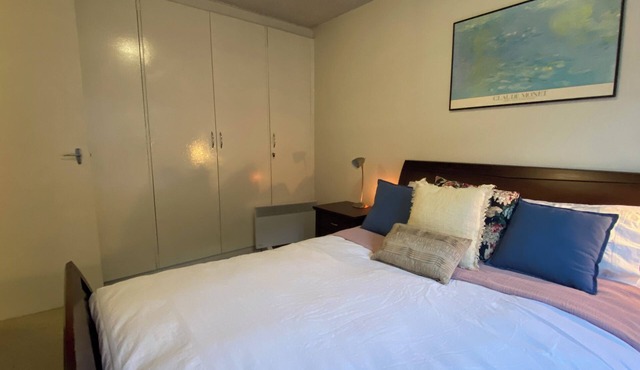 Beautiful 2-bed Unit in St Kilda West w/Parking in Saint Kilda West