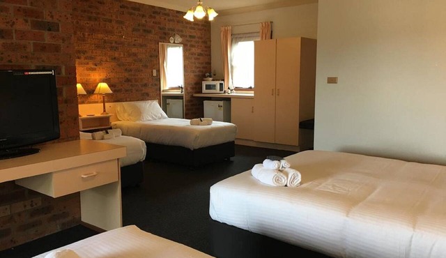 Bega Downs Motor Inn in Bega