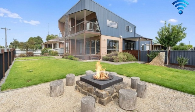 Bendigo Lakeside - settle into your lakeside haven in Eaglehawk