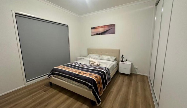 Berwick Modern Private Room- The Centre to Everything Close By in Berwick