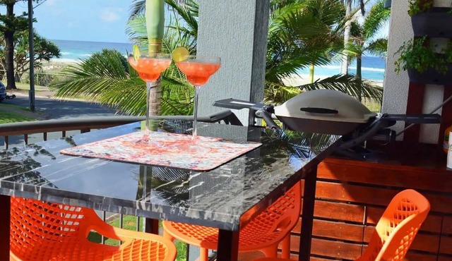 Bilinga Bliss - Luxury chic beachfront apartment. All Inclusive. in Bilinga