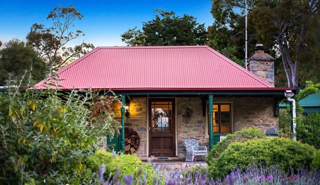Blacksmith's Cottage - a timeless escape in Second Valley