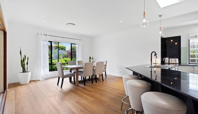 Blanco Pool House Splash and Relax with Family in Coomera