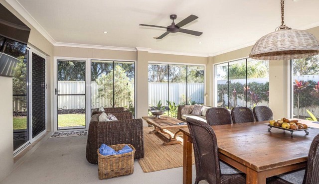 Blissful Birdsong Escape in BANKSIA BEACH