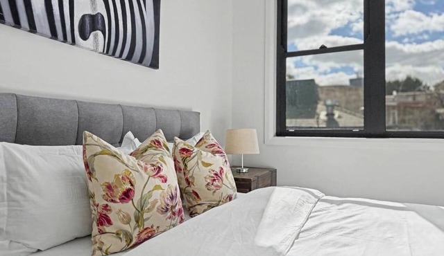 Blooming in splendour - 4BR Townhouse 3BA Ivanhoe in Melbourne