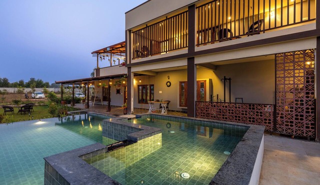 Blue Mirage Villa by Stayjadepoolnr Airportbbq