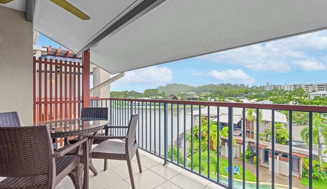 Bluewater Duo - Lagoon Views & Pool by Trinity Beach in Trinity Beach