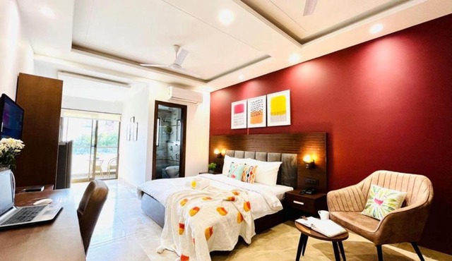 BluO Studio4 DLF Cybercity - Balcony, Gym TT, Lift