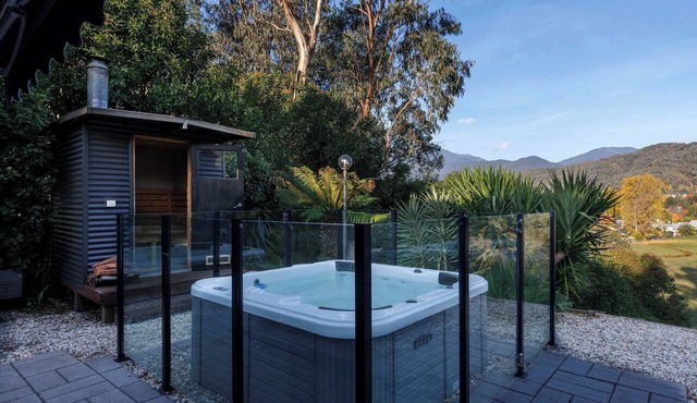 Bogong View Retreat | Spa, Sauna & Alpine Views in Tawonga South